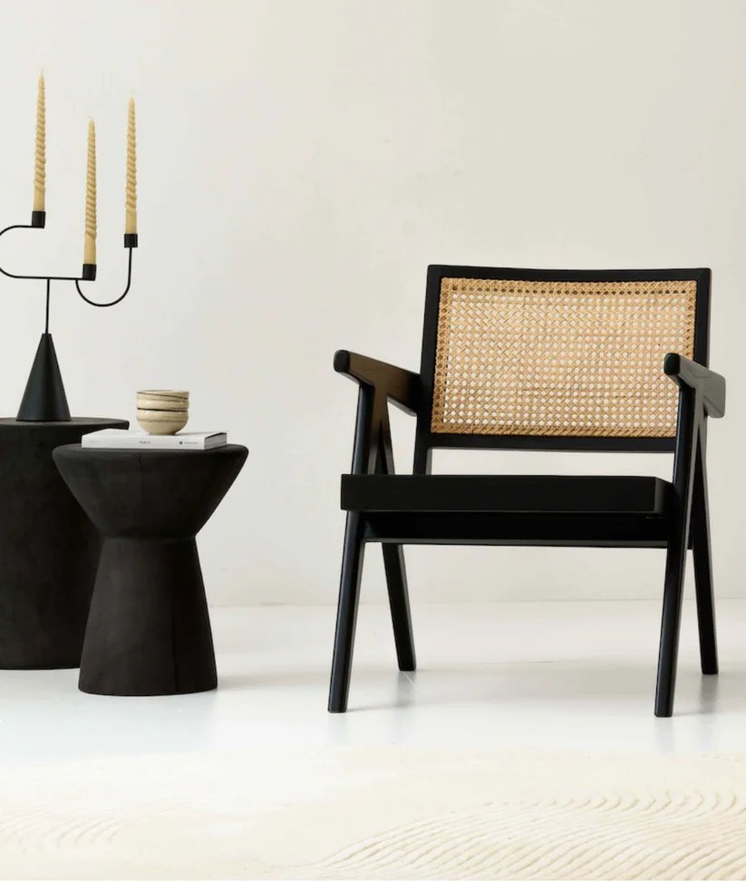 Accentuate Your Space: Discover the Perfect Accent Chair - Hansa Handicraft