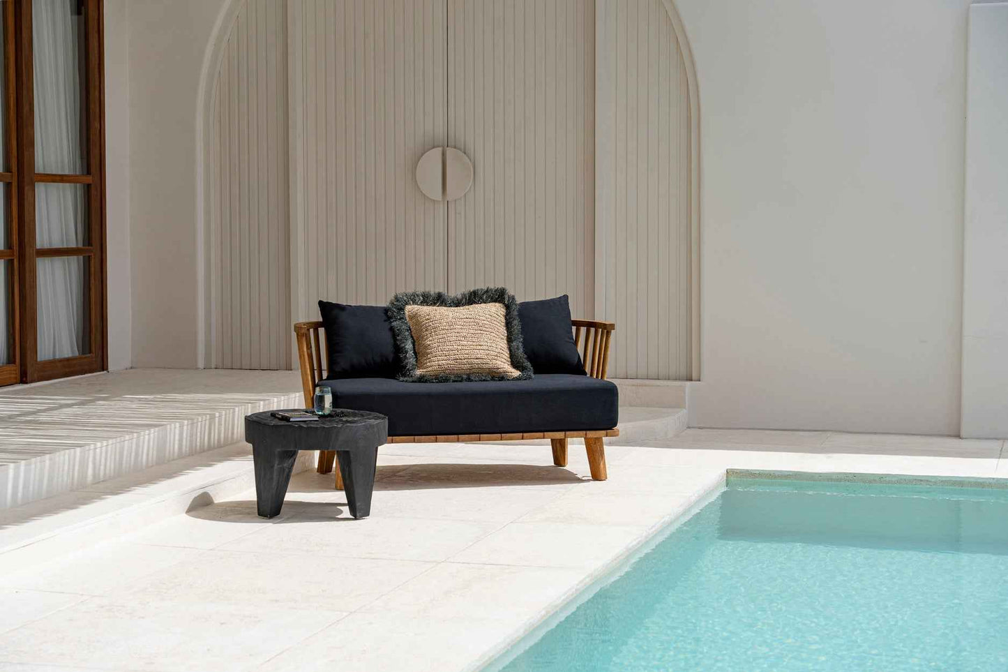 MADER COFFEE TABLE | BLACK | IN-OUTDOORS