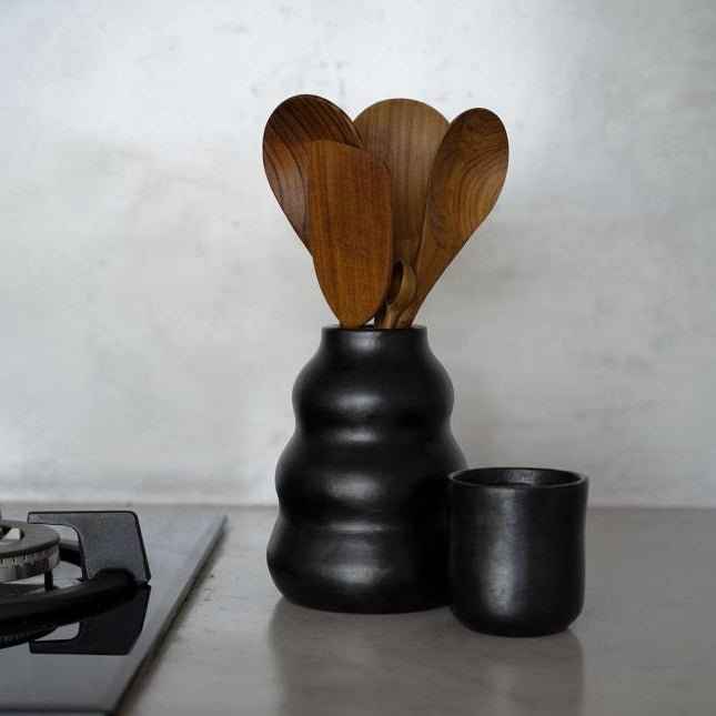 BURNED VASE | BLACK