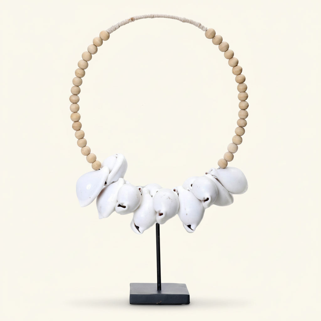 COWRIE SHELL NECKLACE ON STAND / NATURAL