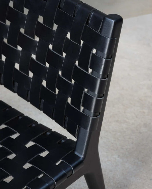 Discover the Black Lounge Chair Trend : Embrace Elegance - Hansa Handicraft