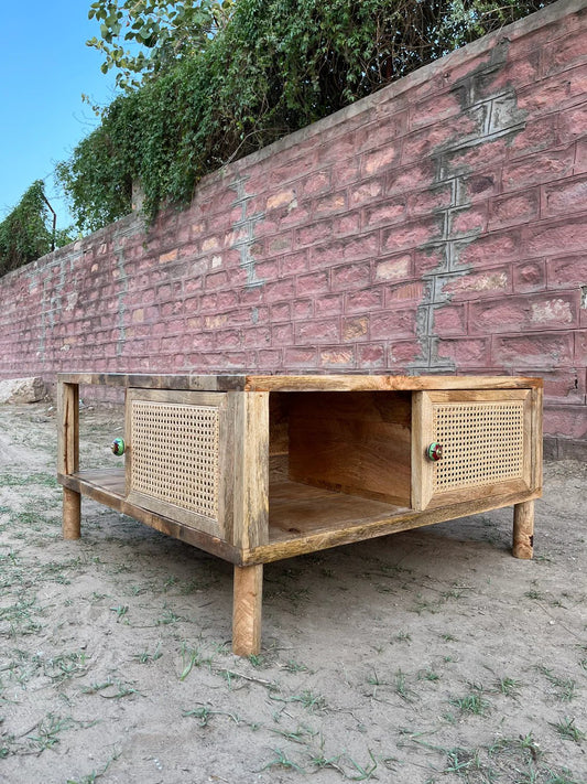 Coffee Table With Gwen Design - Hansa Handicraft