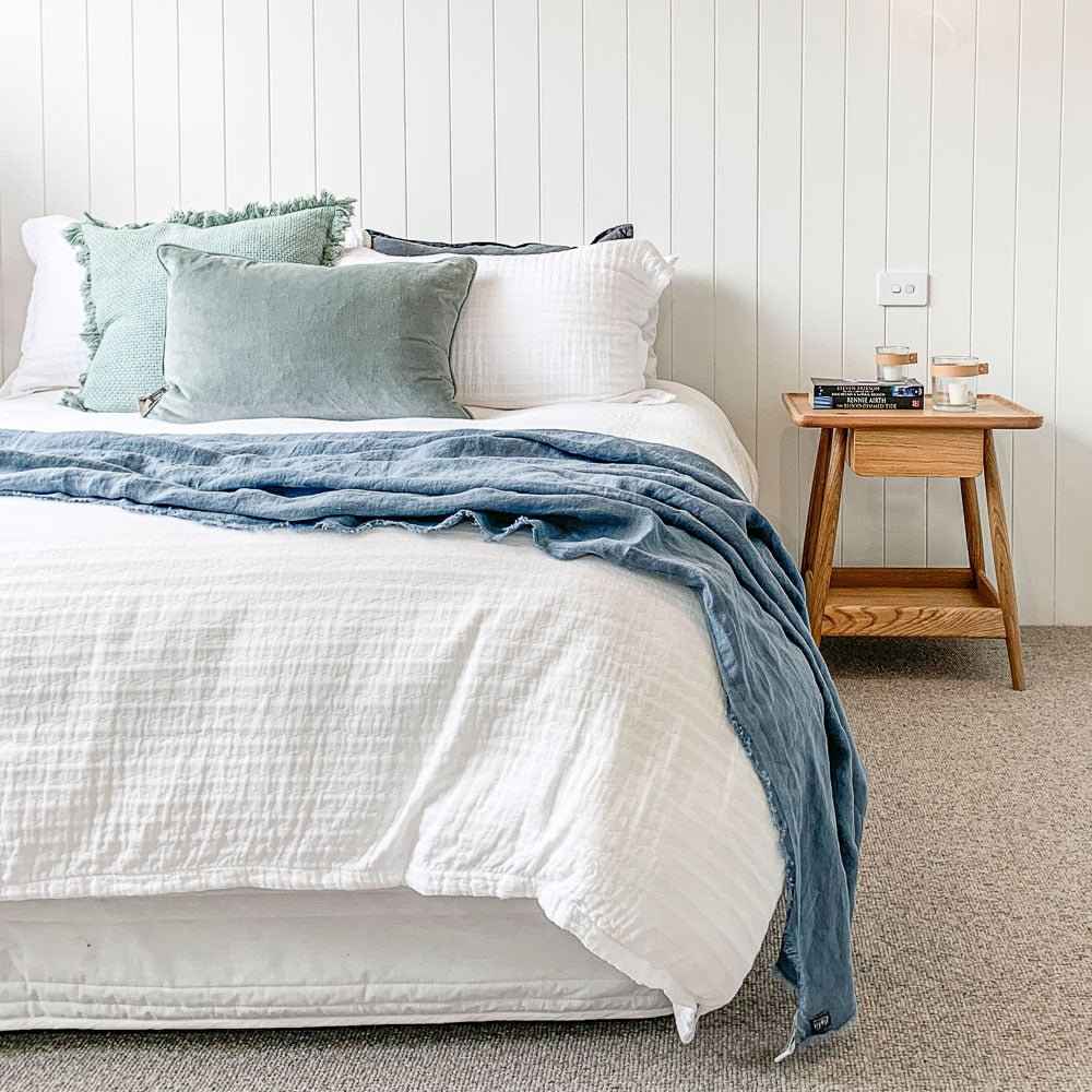 TRAY (BED)SIDE TABLE / NATURAL OAK