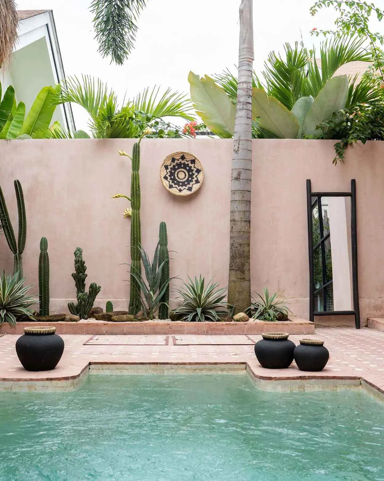 DRESSING ROOM FLOOR MIRROR | BLACK