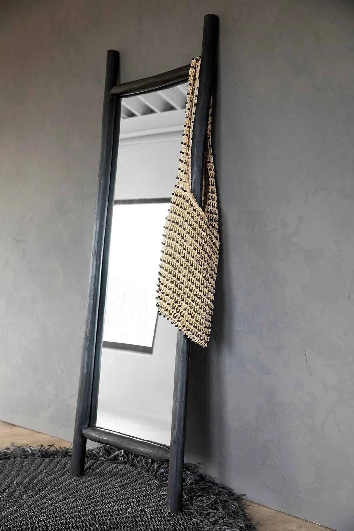 DRESSING ROOM FLOOR MIRROR | BLACK