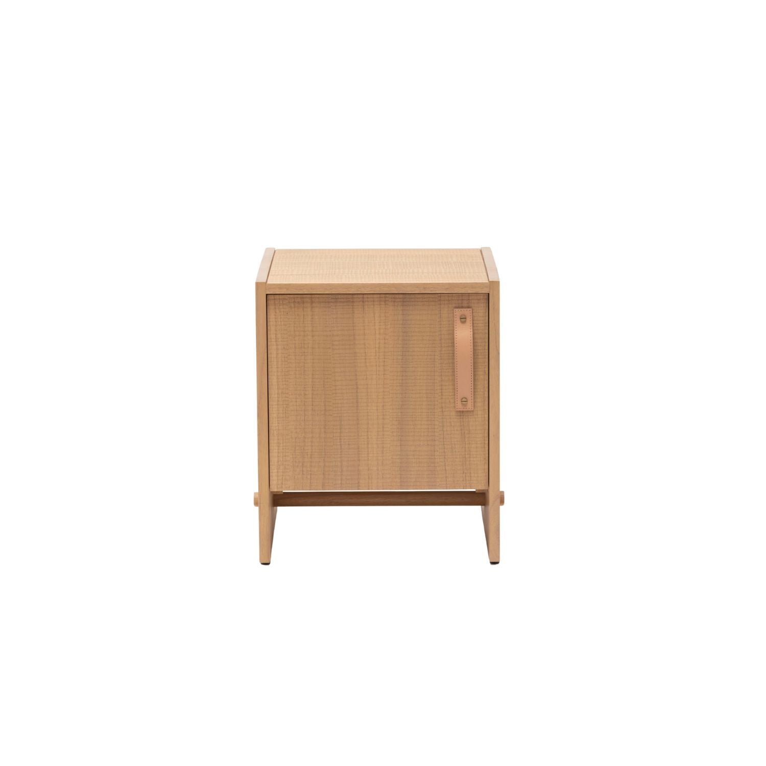 ELIO (BED)SIDE TABLE | 1-DOOR | LEATHER HANDLE | NATURAL