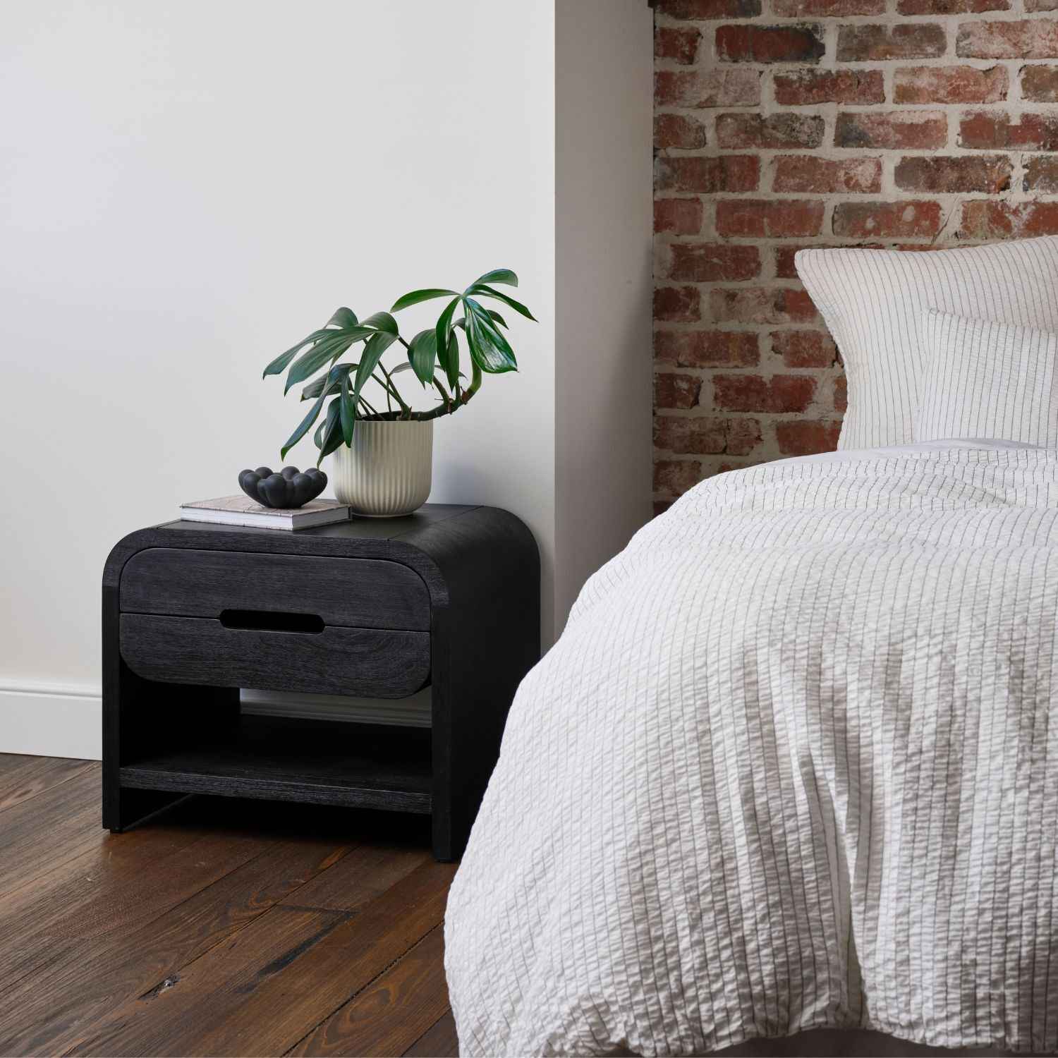 JAX (BED)SIDE TABLE | 2-DRAWERS + 1-SHELF | NATURAL