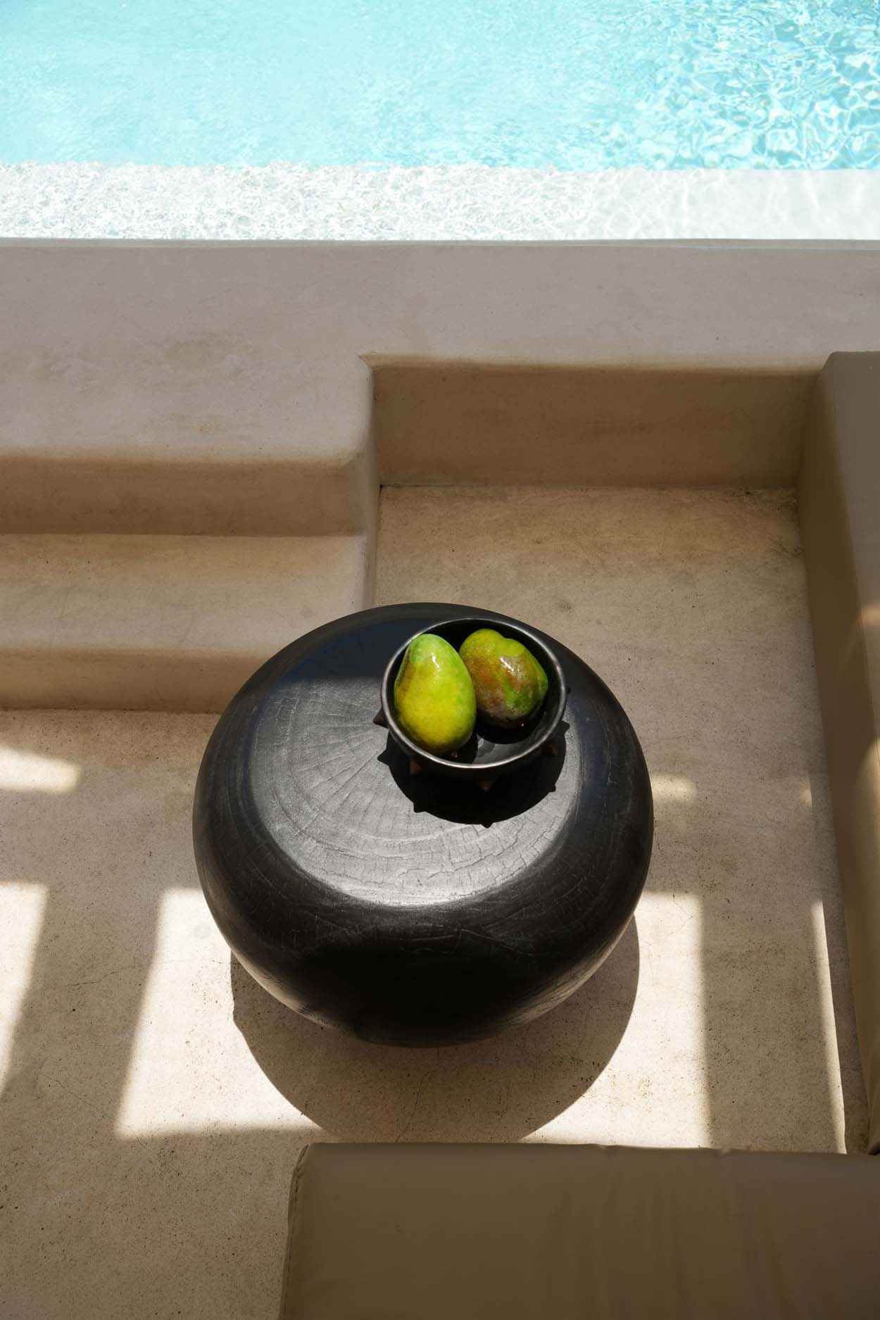 JANAF COFFEE TABLE | BLACK | IN-OUTDOORS