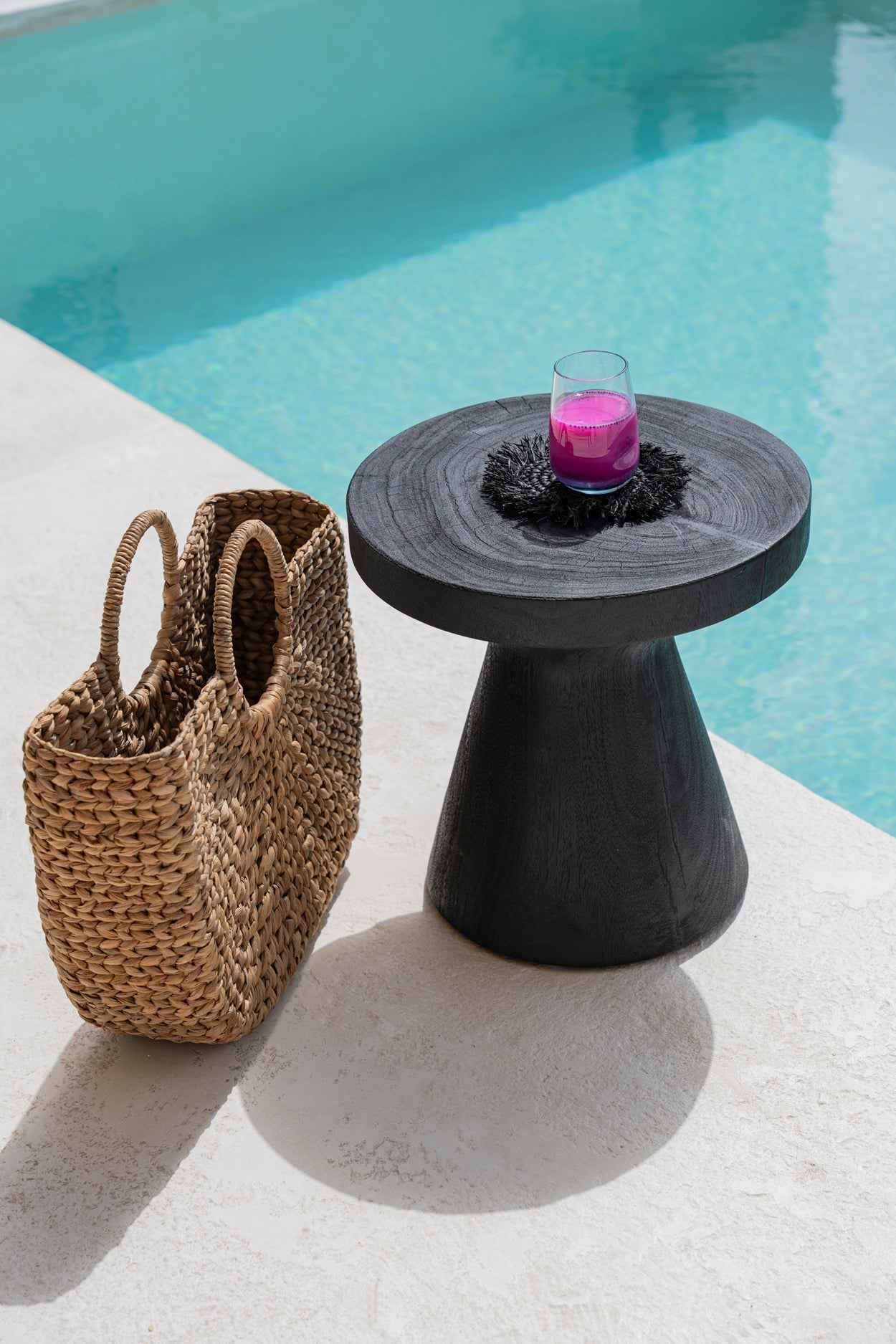 GRAVIT SIDE TABLE - STOOL | BLACK | IN-OUTDOORS