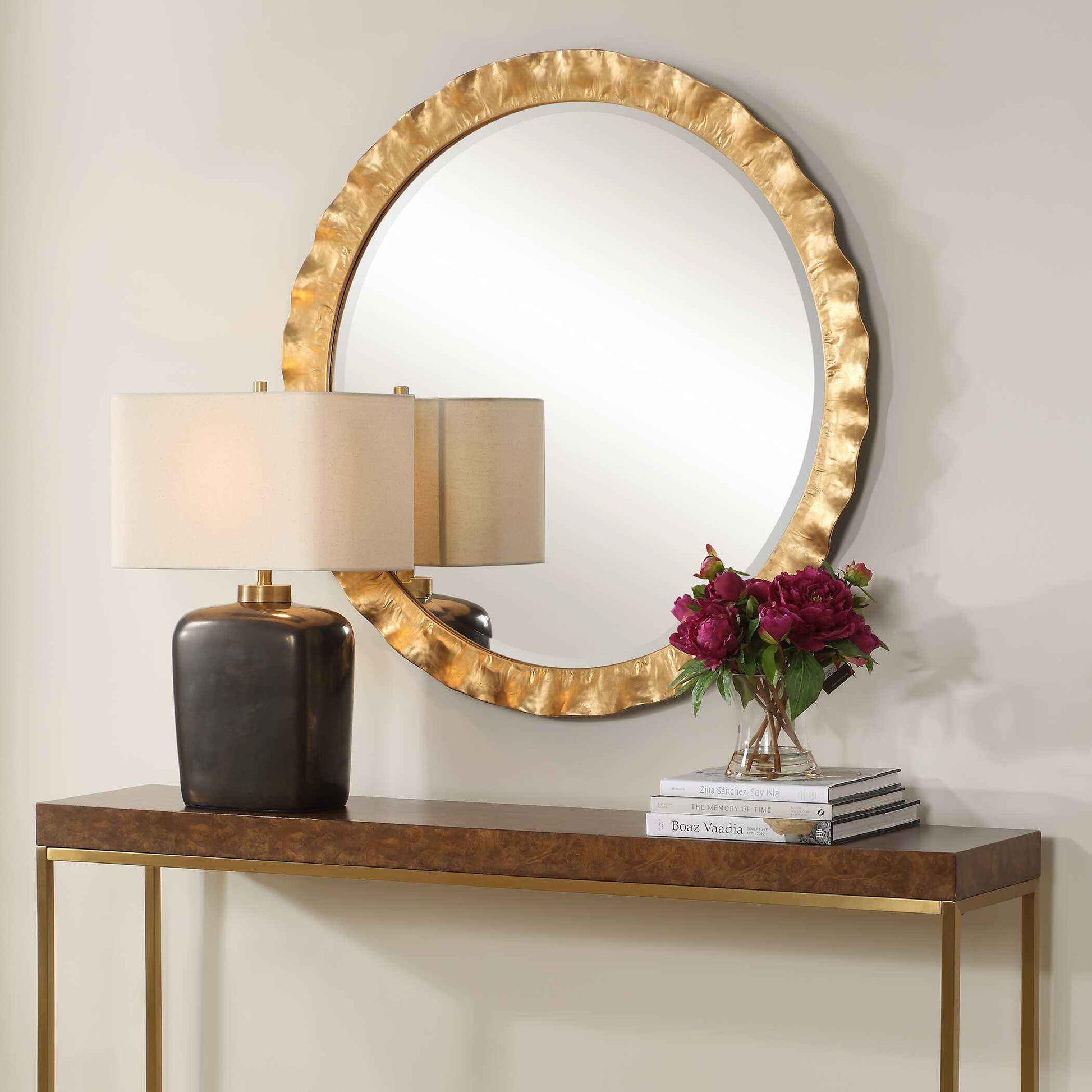 HAYA GOLD SCALLOPED EDGE ROUND MIRROR