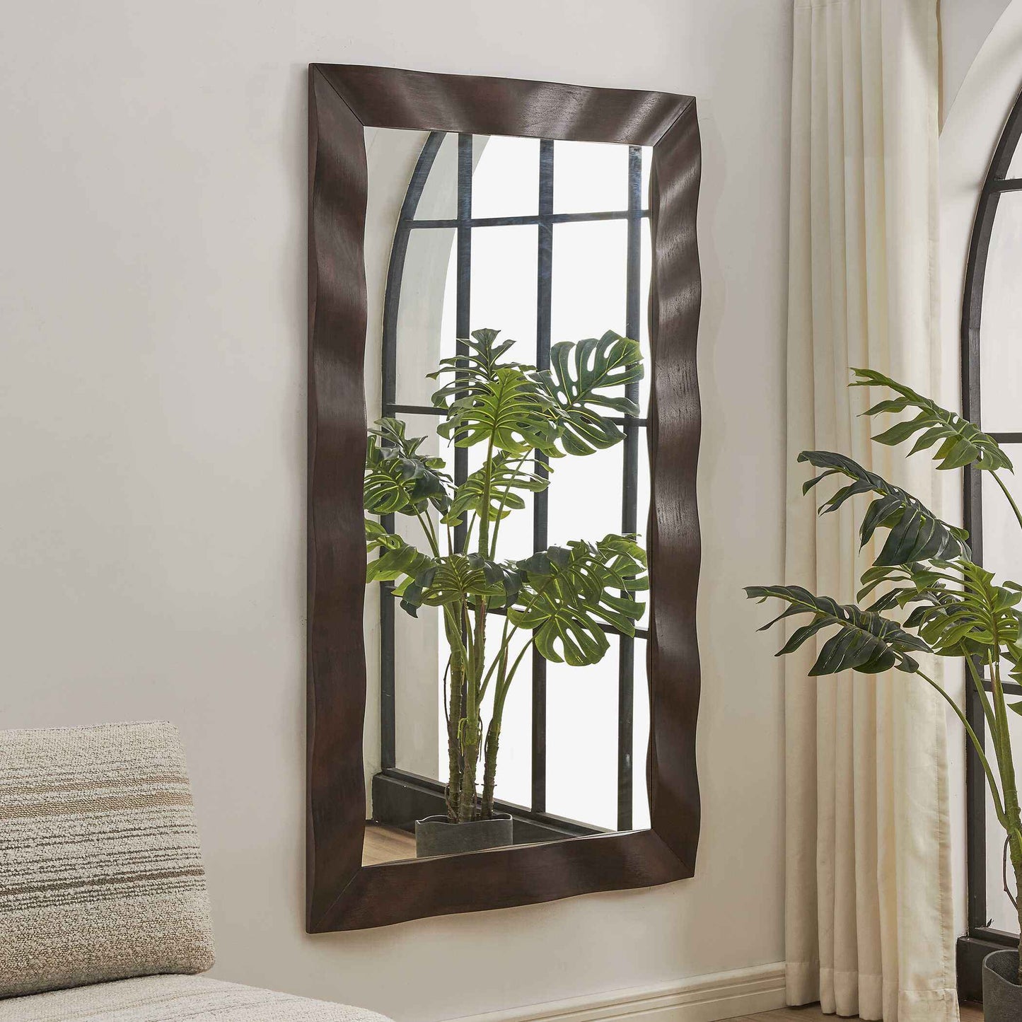 WRINKLE WAVY WOOD MIRROR