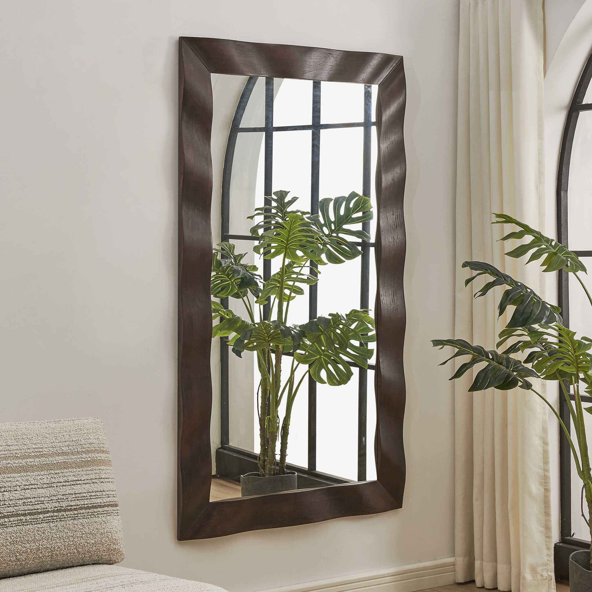 WRINKLE WAVY WOOD MIRROR
