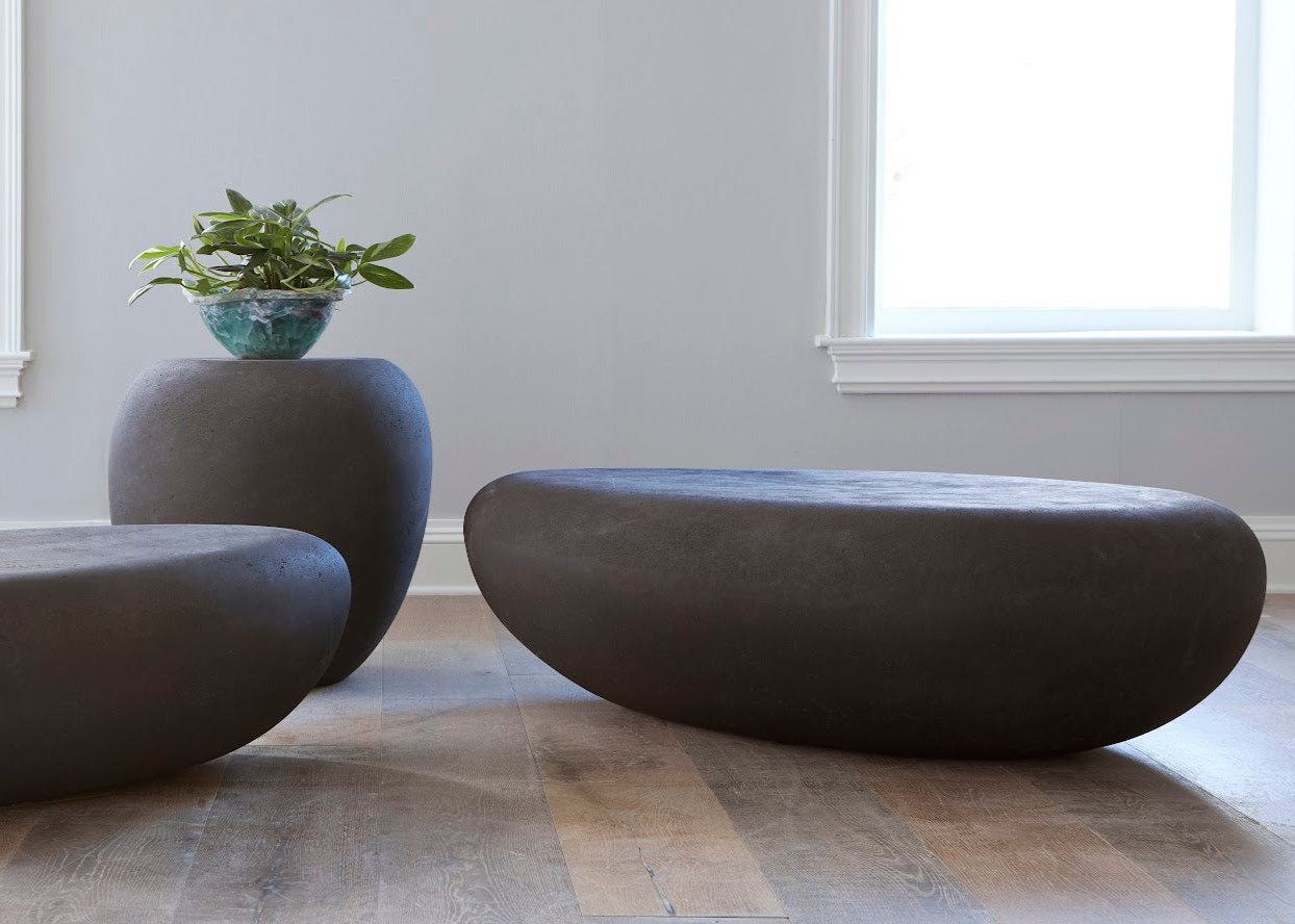 RIVER STONE INDOOR-OUTDOOR COFFEE TABLE: CHARCOAL