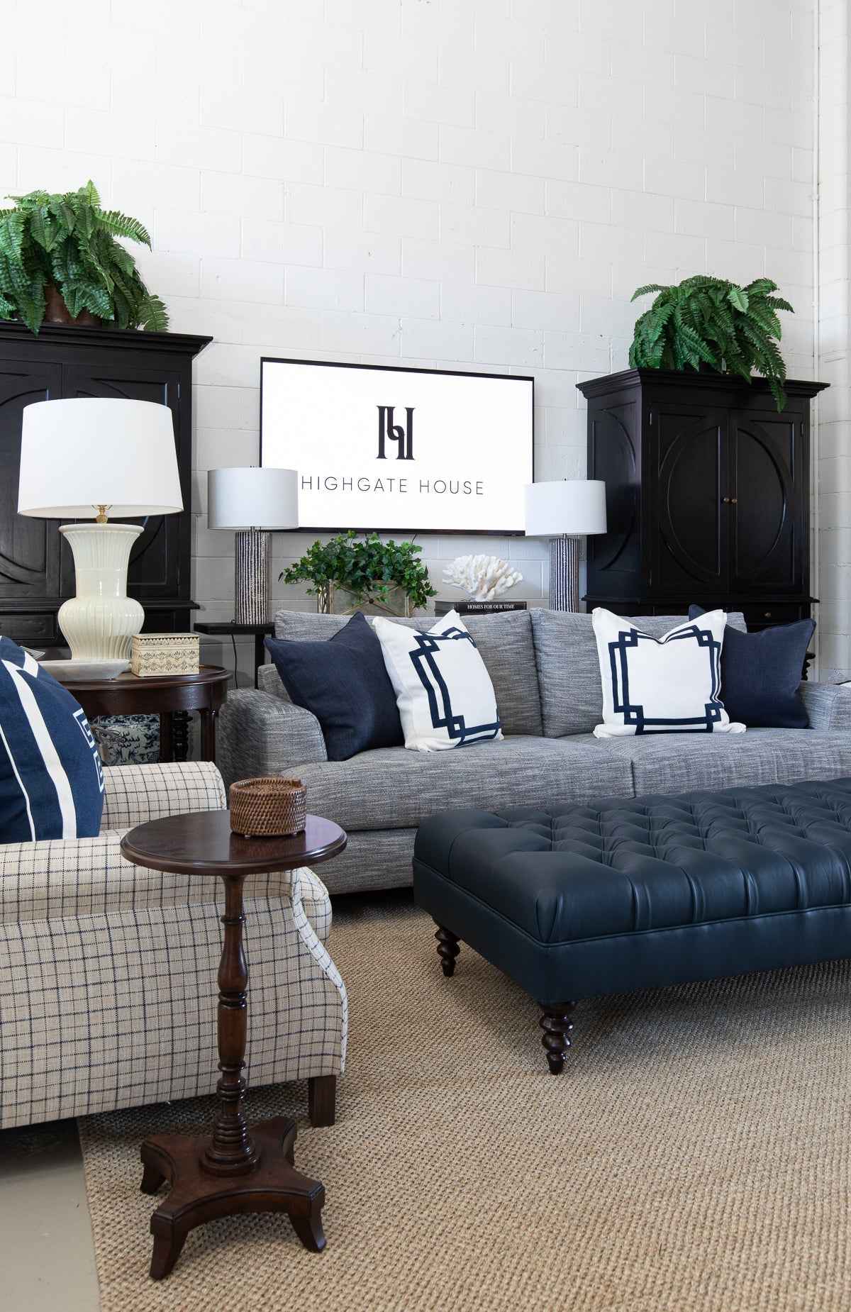 Henry Round Drink Table