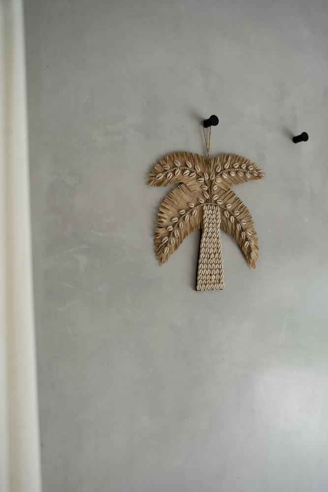 BANANA SHELL PALM TREE WALL ART | NATURAL + WHITE