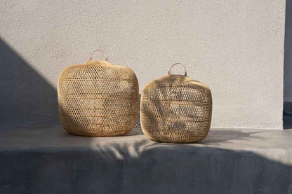 BATU BOLONG LAMP SHADE | NATURAL | MEDIUM