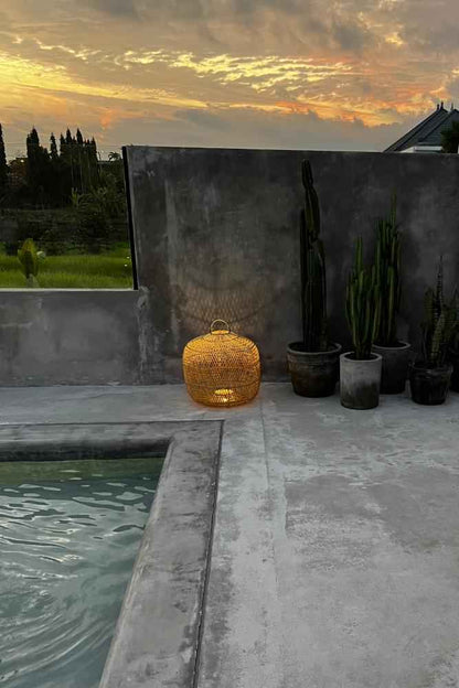 BATU BOLONG LAMP SHADE | NATURAL | MEDIUM
