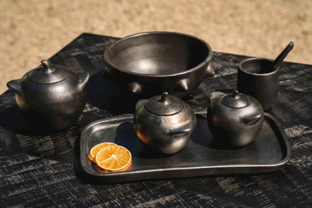 BURNED SERVING PLATE | BLACK