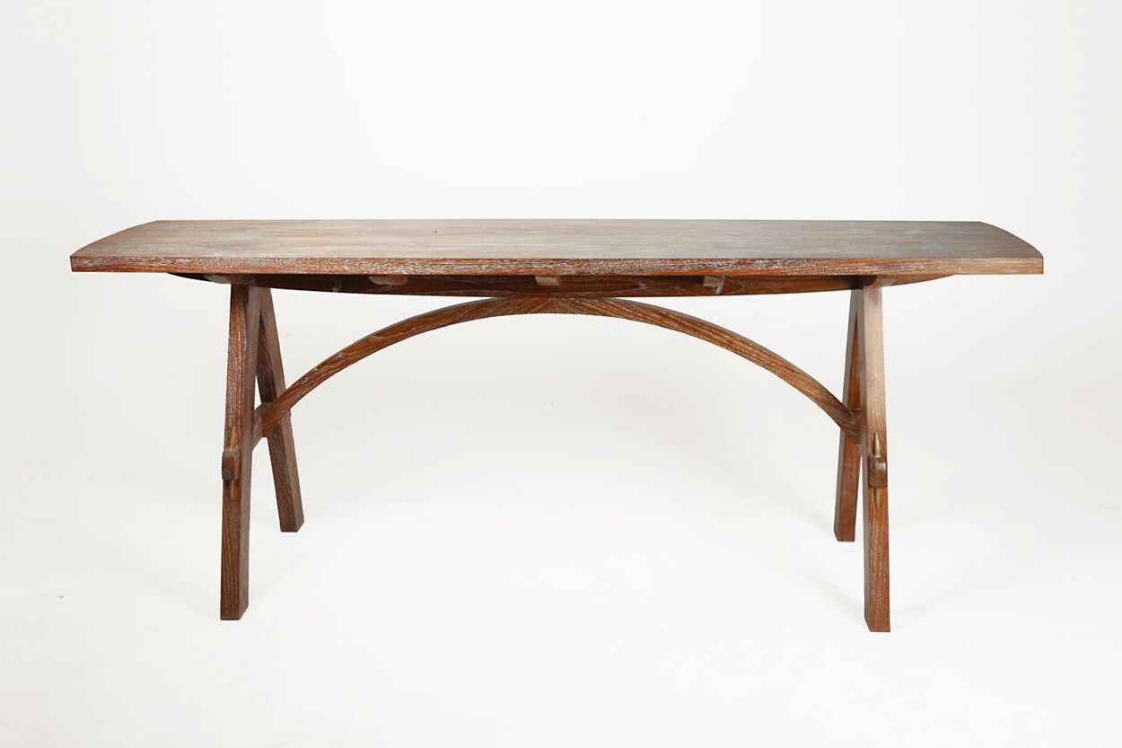 Kurva Modern Console