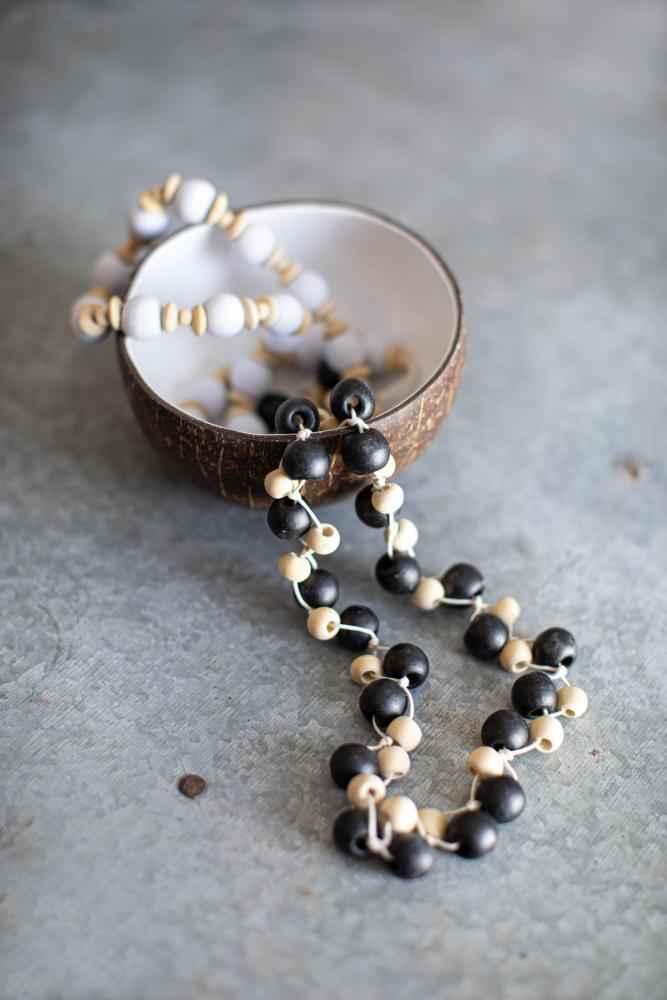 Canggu Necklace | Natural + Black