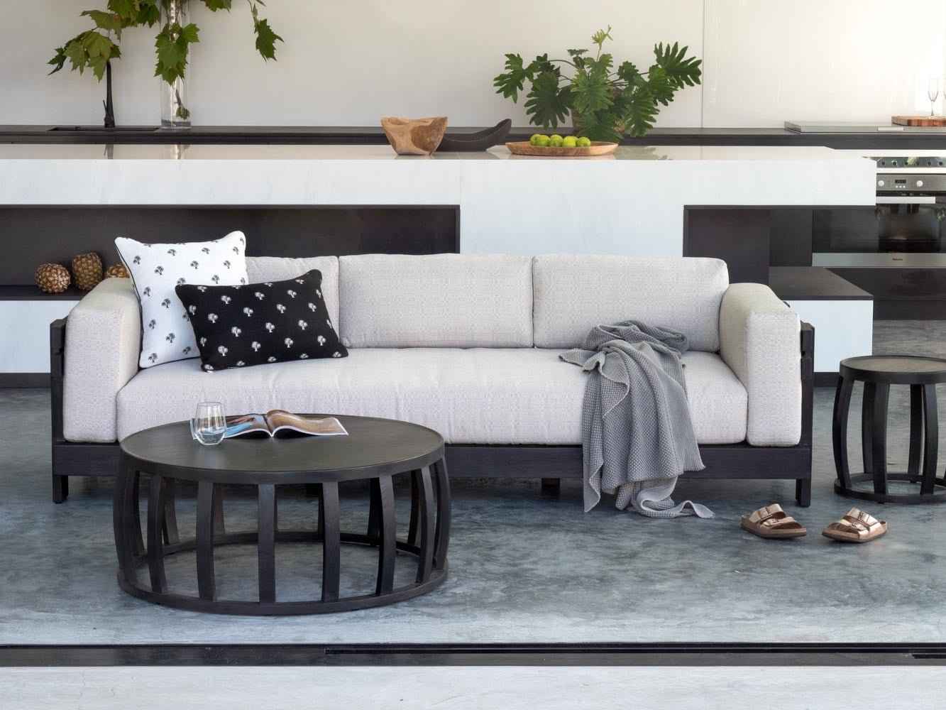 CHAPUNG SIDE TABLE / CHARCOAL OAK