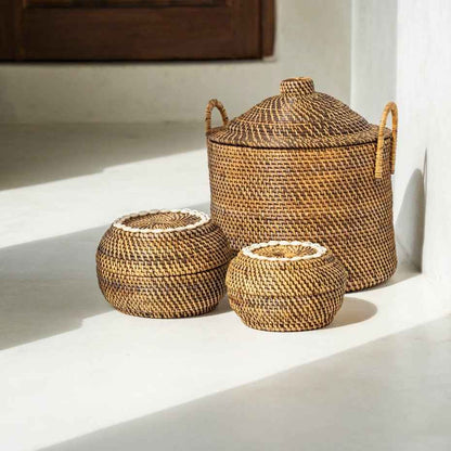 COLONIAL BASKET WITH LID +HANDLES | RATTAN