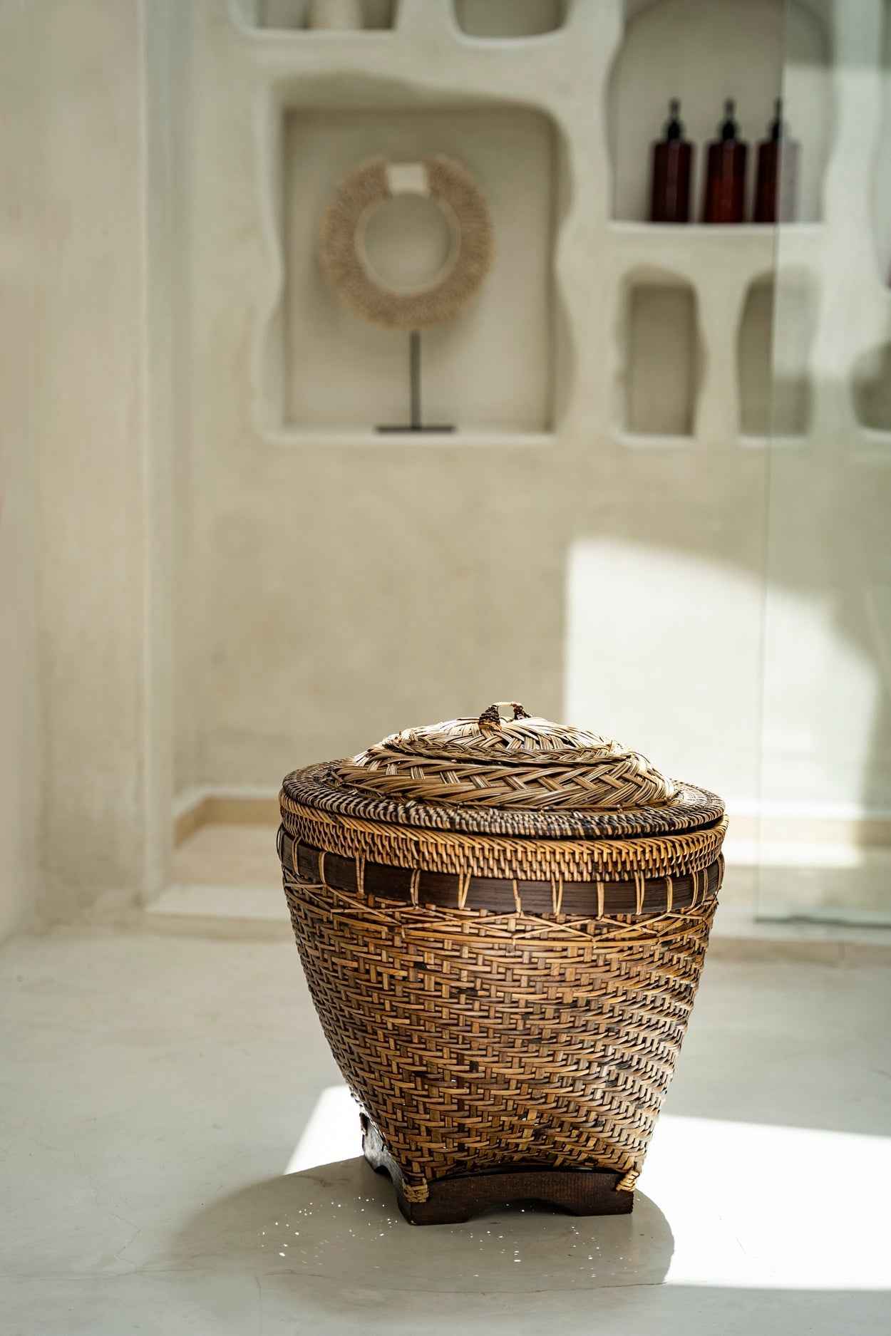 COLONIAL STORAGE BASKET WITH LID | RATTAN | 2 SIZES