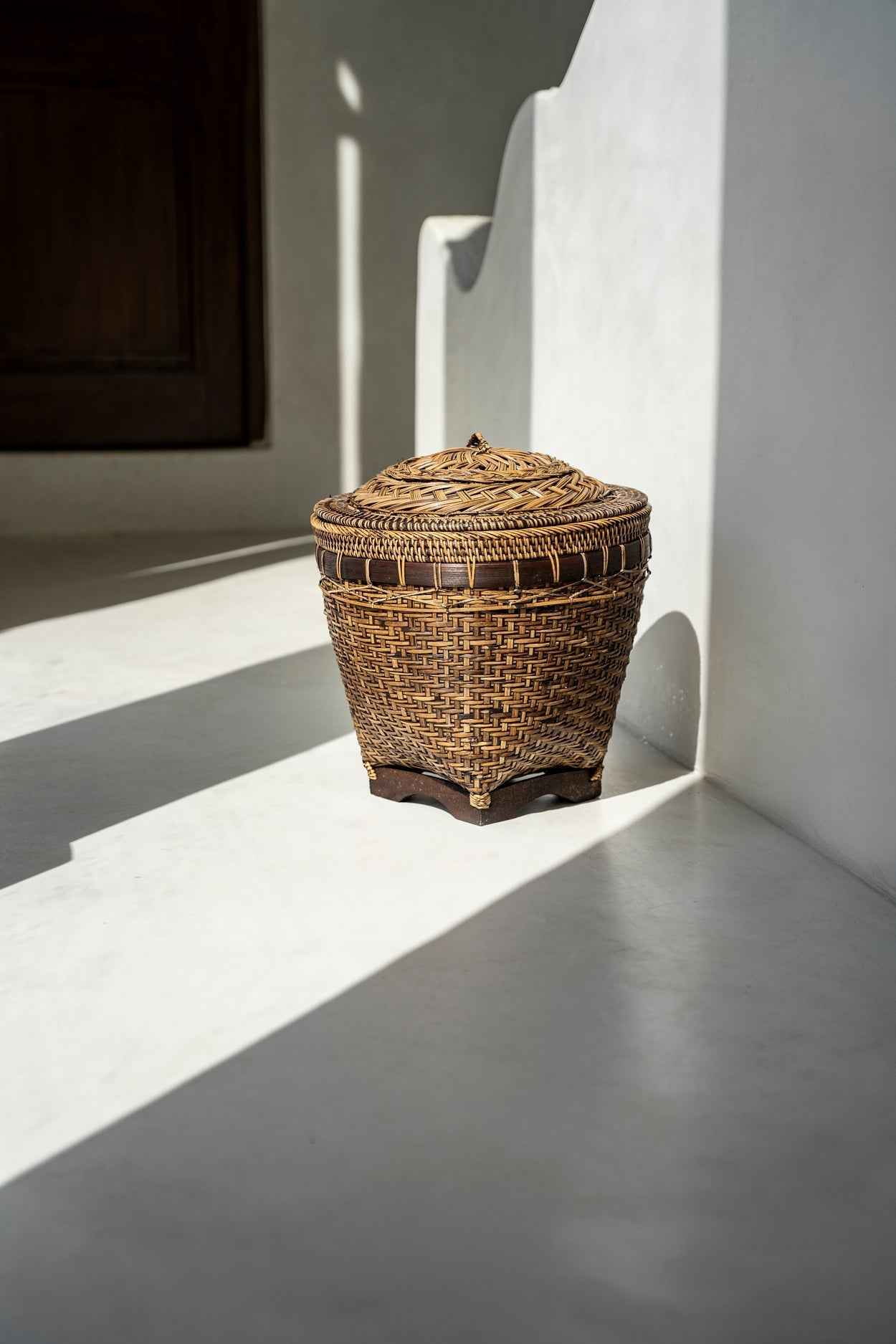 COLONIAL STORAGE BASKET WITH LID | RATTAN | 2 SIZES