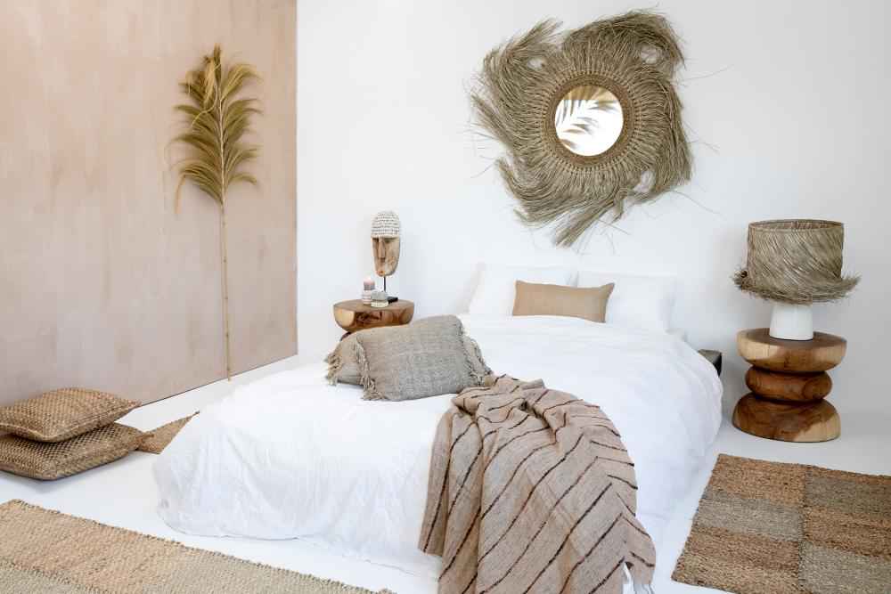 CORFU SIDE TABLE | STOOL