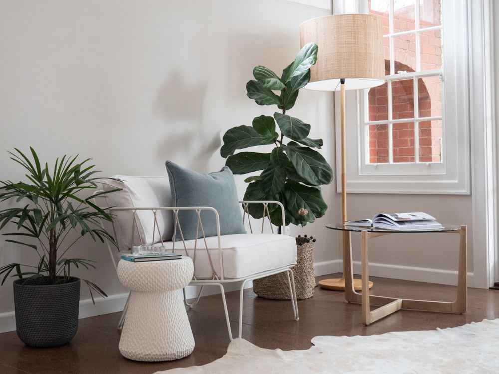 CORK STOOL + SIDE TABLE / WHITE