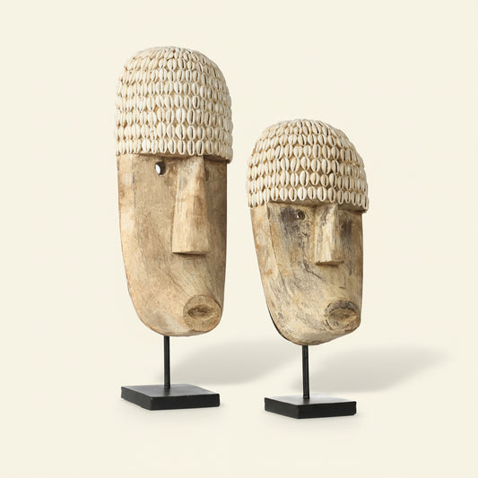 COWRIE MASK ON STAND / NATURAL (2 SIZES)