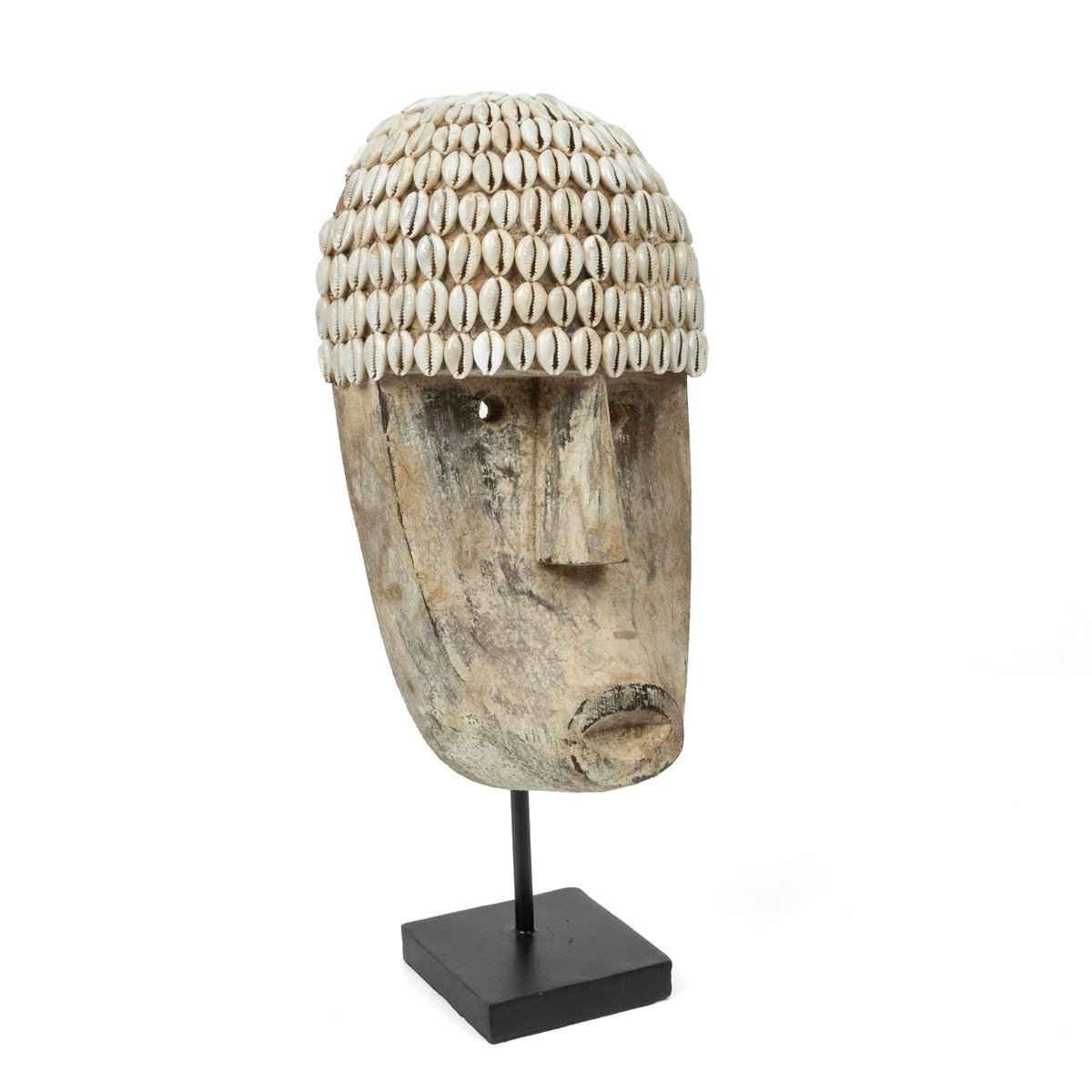 COWRIE MASK ON STAND / NATURAL (2 SIZES)