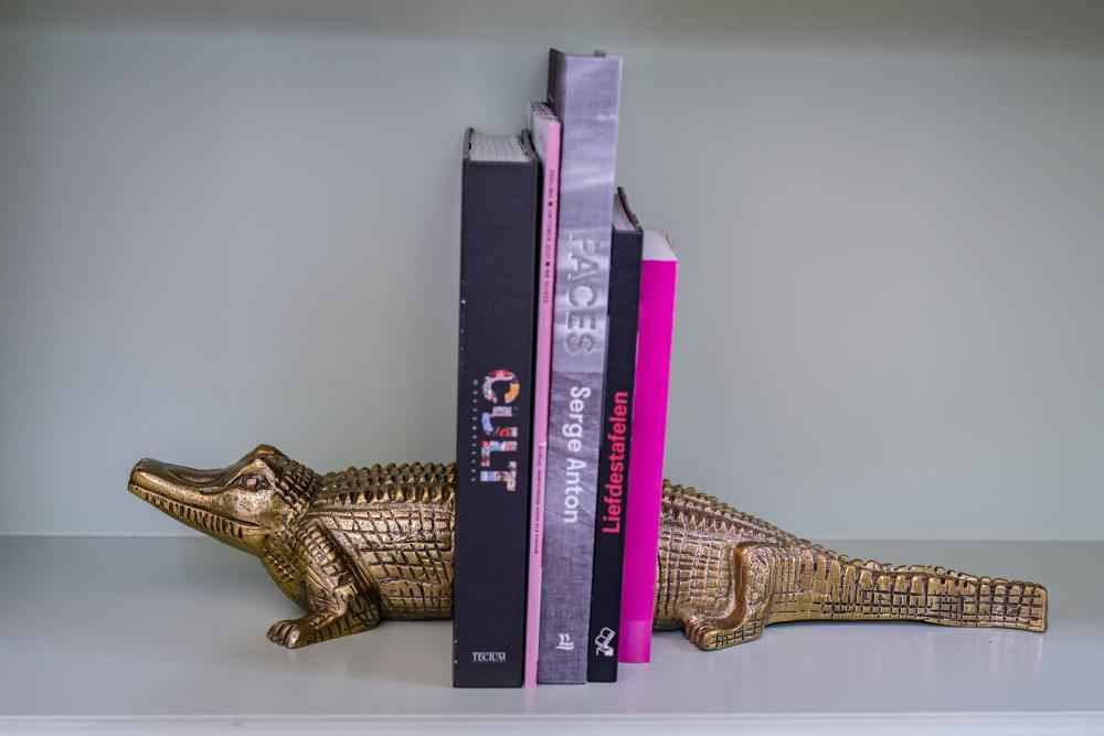 CROCO BOOK STANDS | BRASS
