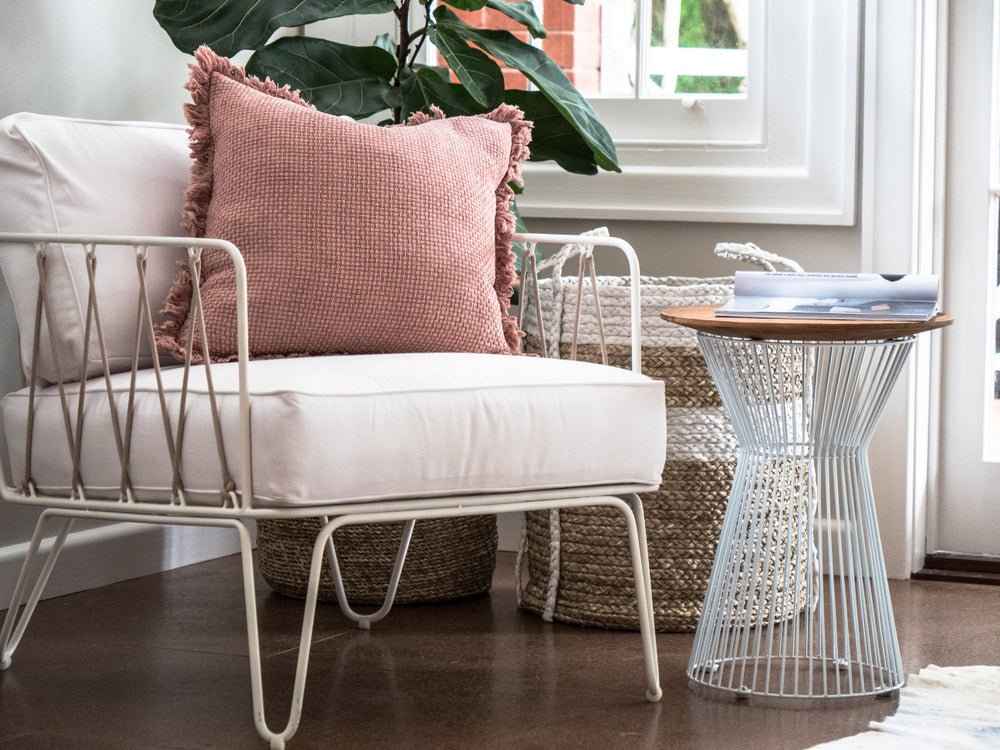 EDEN CAGE SIDE TABLE / TEAK + WHITE METAL