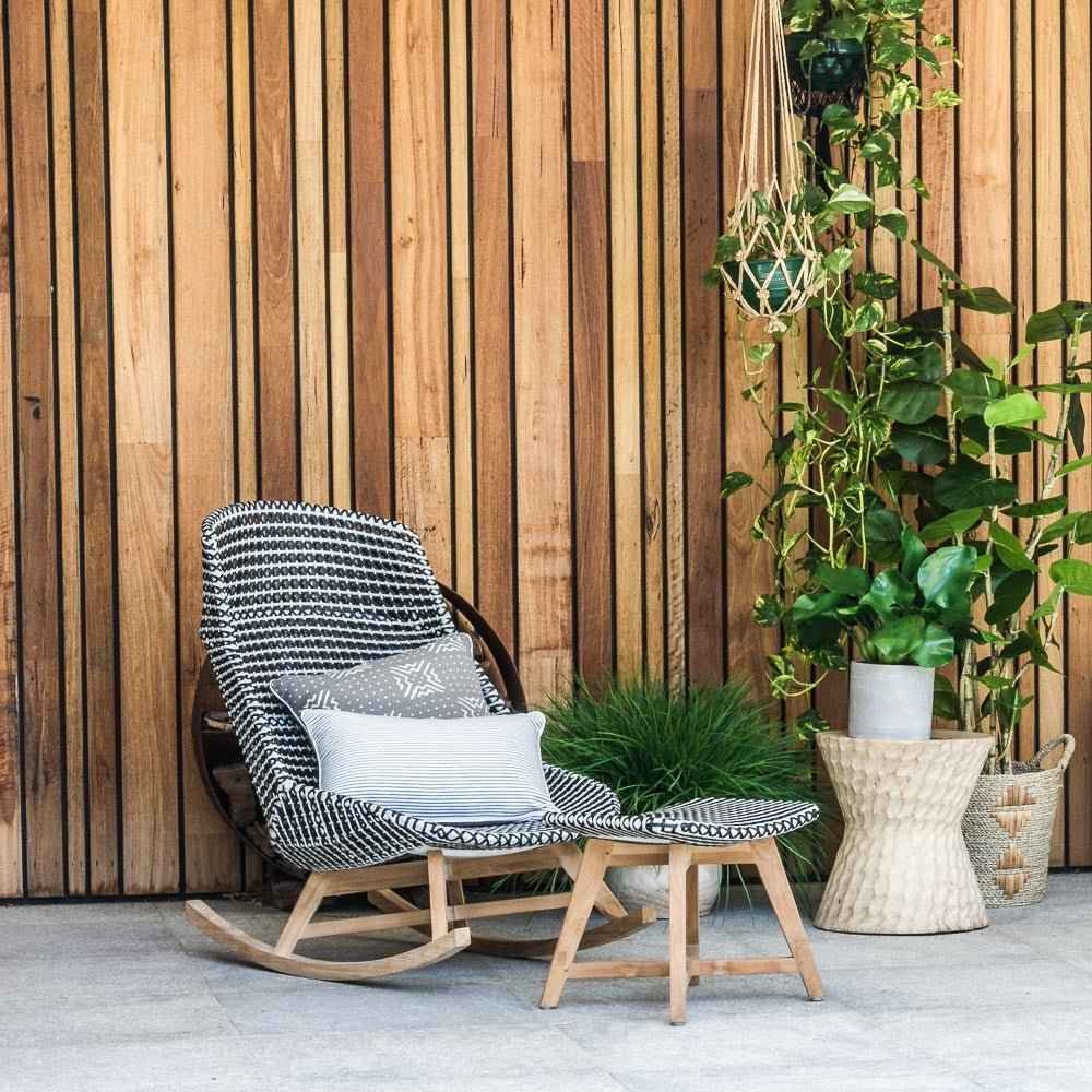 HAMMER STOOL + SIDE TABLE / NATURAL
