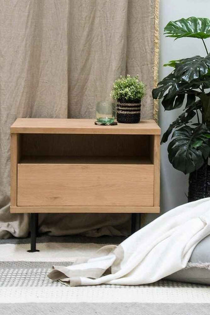 HANNON (BED)SIDE TABLE / OAK