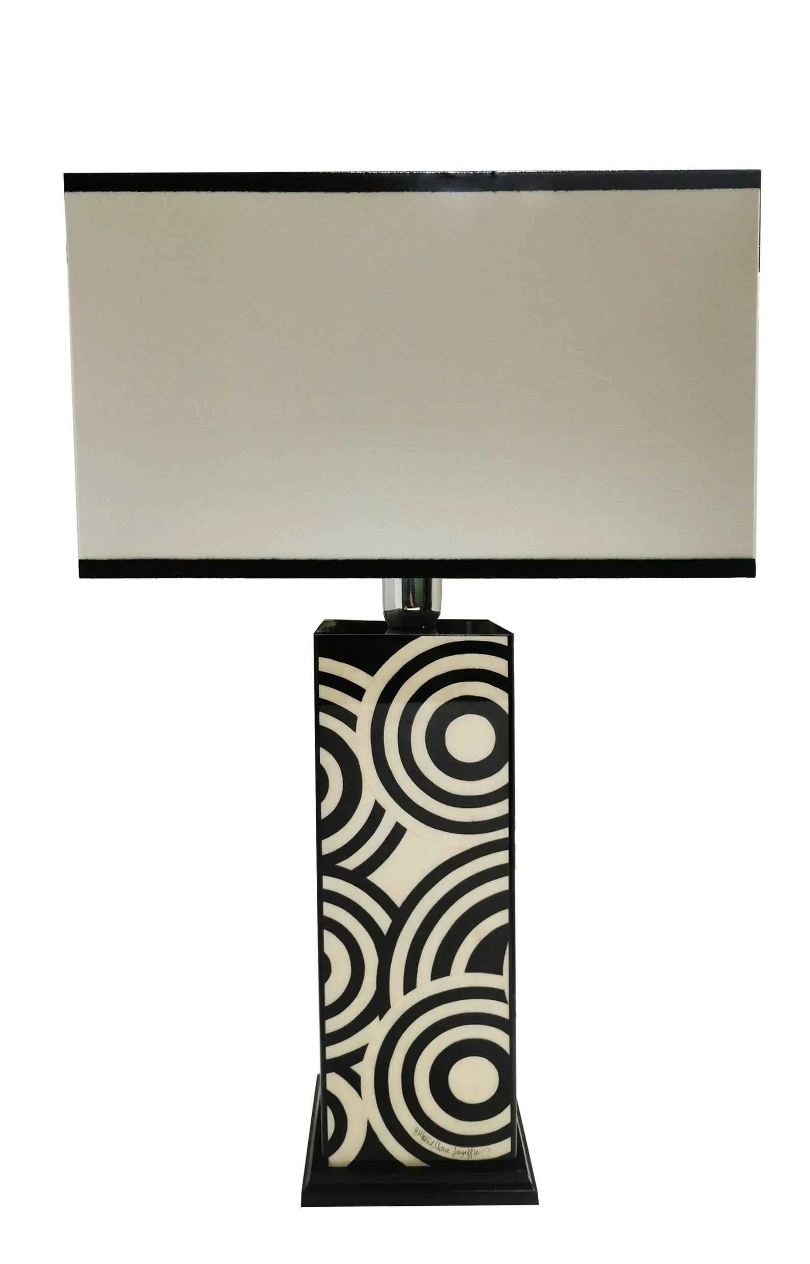 Black & White Circle Inlay Wooden Table Lamp – Handmade by Hansa Handicraft