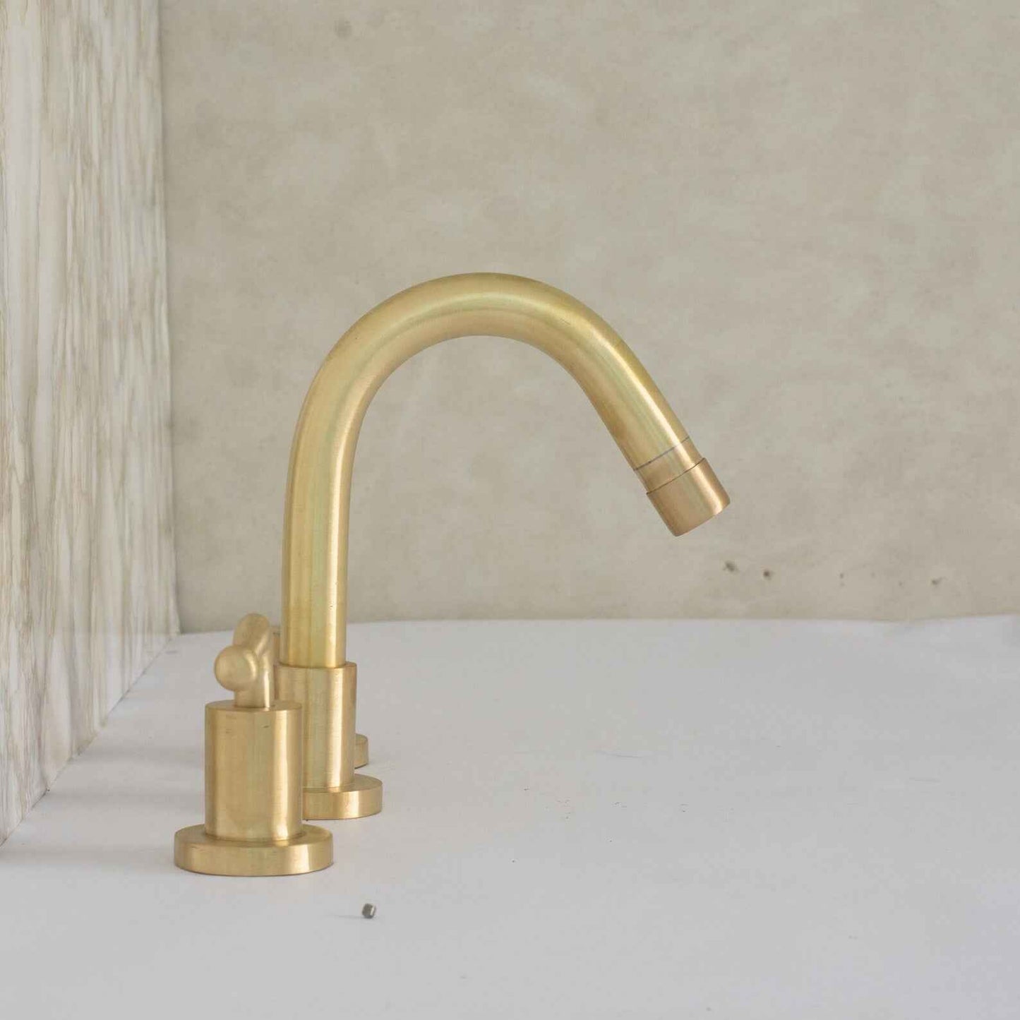 Unlacquered Brass Single Hole Faucet | Solid Brass Lever Handle Mixer Tap | Compact Bathroom Faucet – HANSA HANDICRAFT