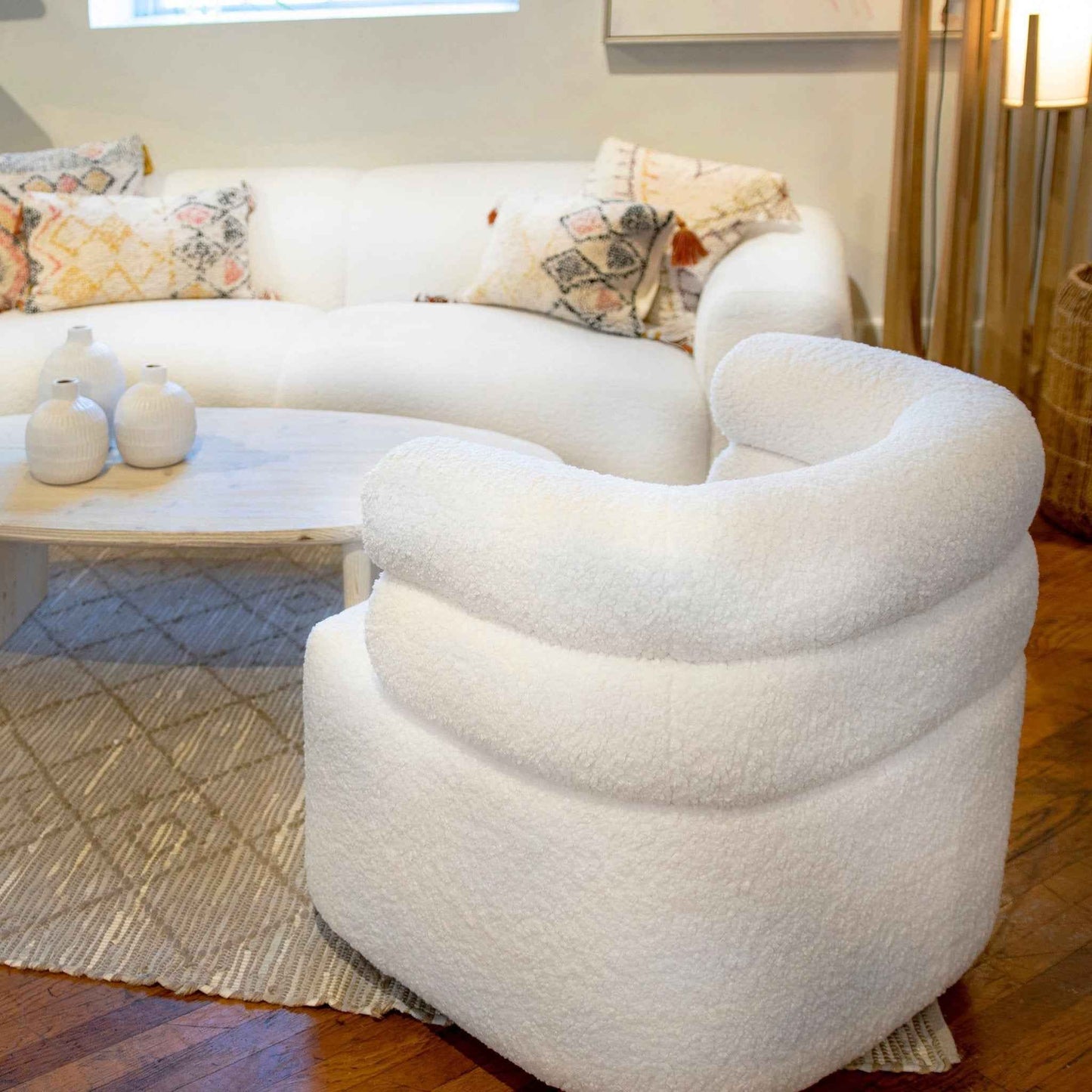 JOLO SWIVEL CHAIR