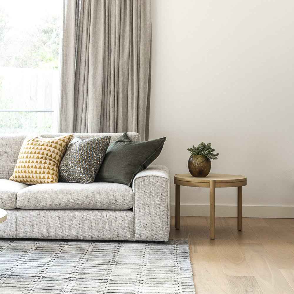 KEISHA SIDE TABLE / NATURAL OAK