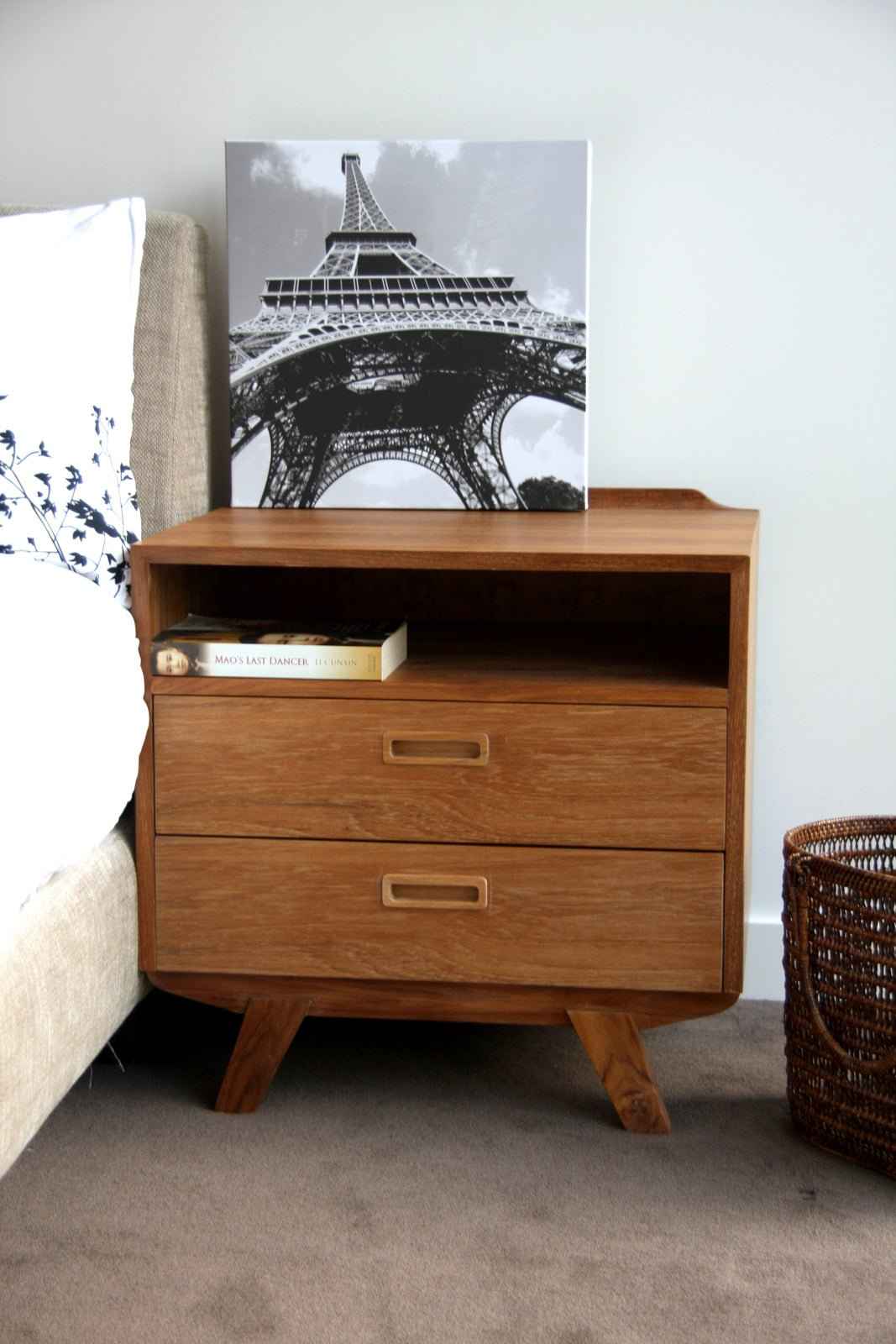 LARCTIC (BED)SIDE TABLE | NATURAL TEAK