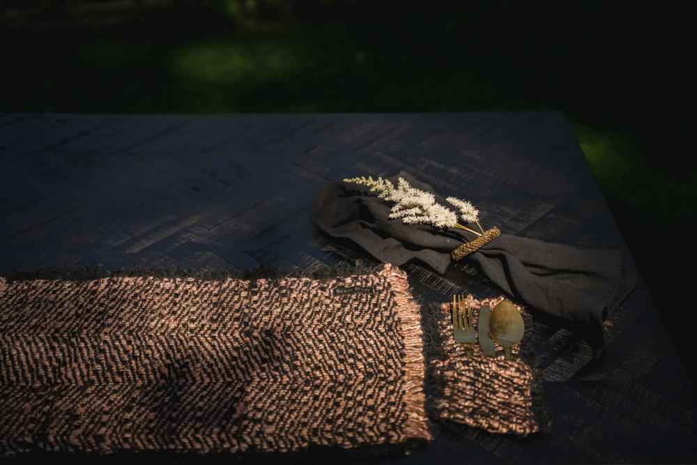 LINEN TABLECLOTH + NAPKINS | BLACK | 180 X 300 CM