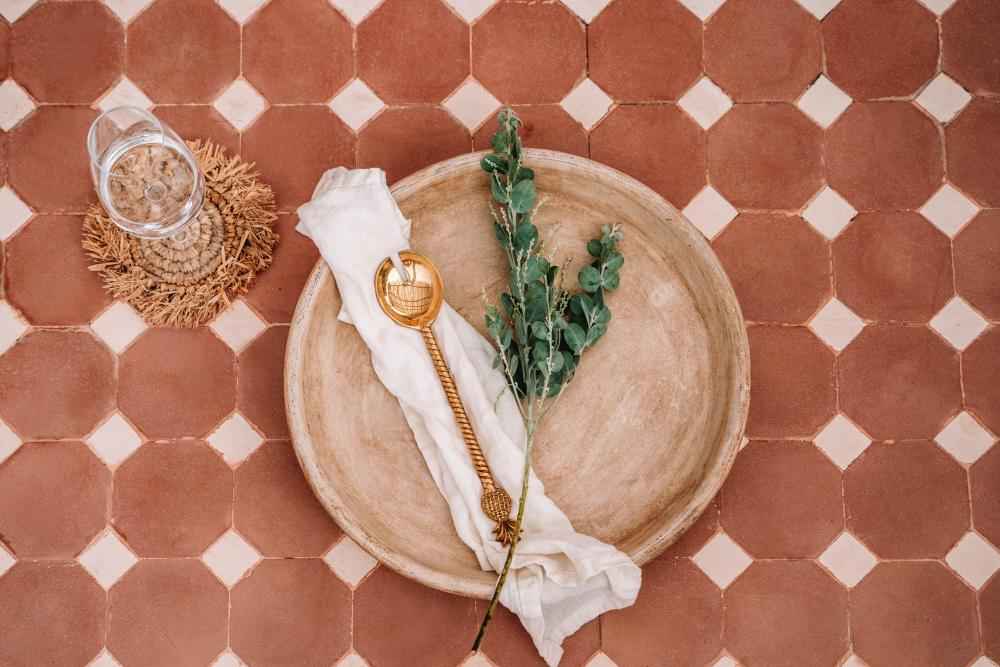 LINEN TABLECLOTH + NAPKINS | WHITE | 180 X 300 CM