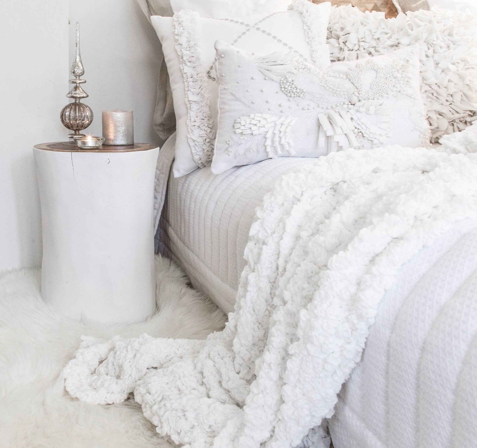Log Side Table + Stool | White