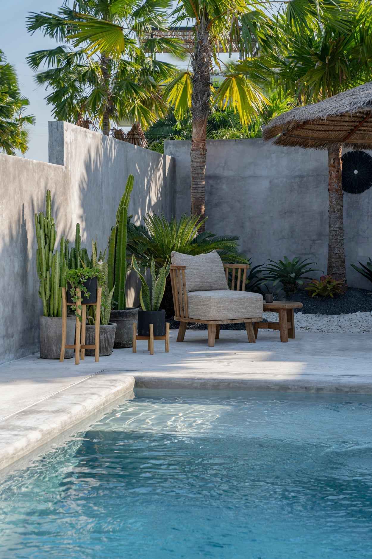 MALAWI ONE-SEATER SOFA CHAIR | BEIGE | RECLAIMED TEAK | IN-OUTDOORS