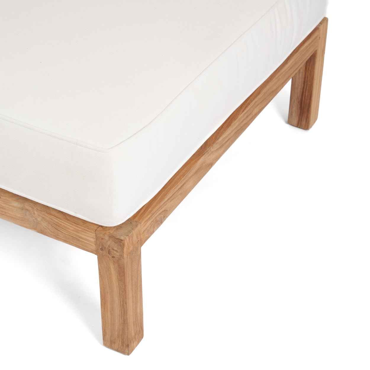 MOYO OTTOMAN | WHITE | IN-OUTDOORS