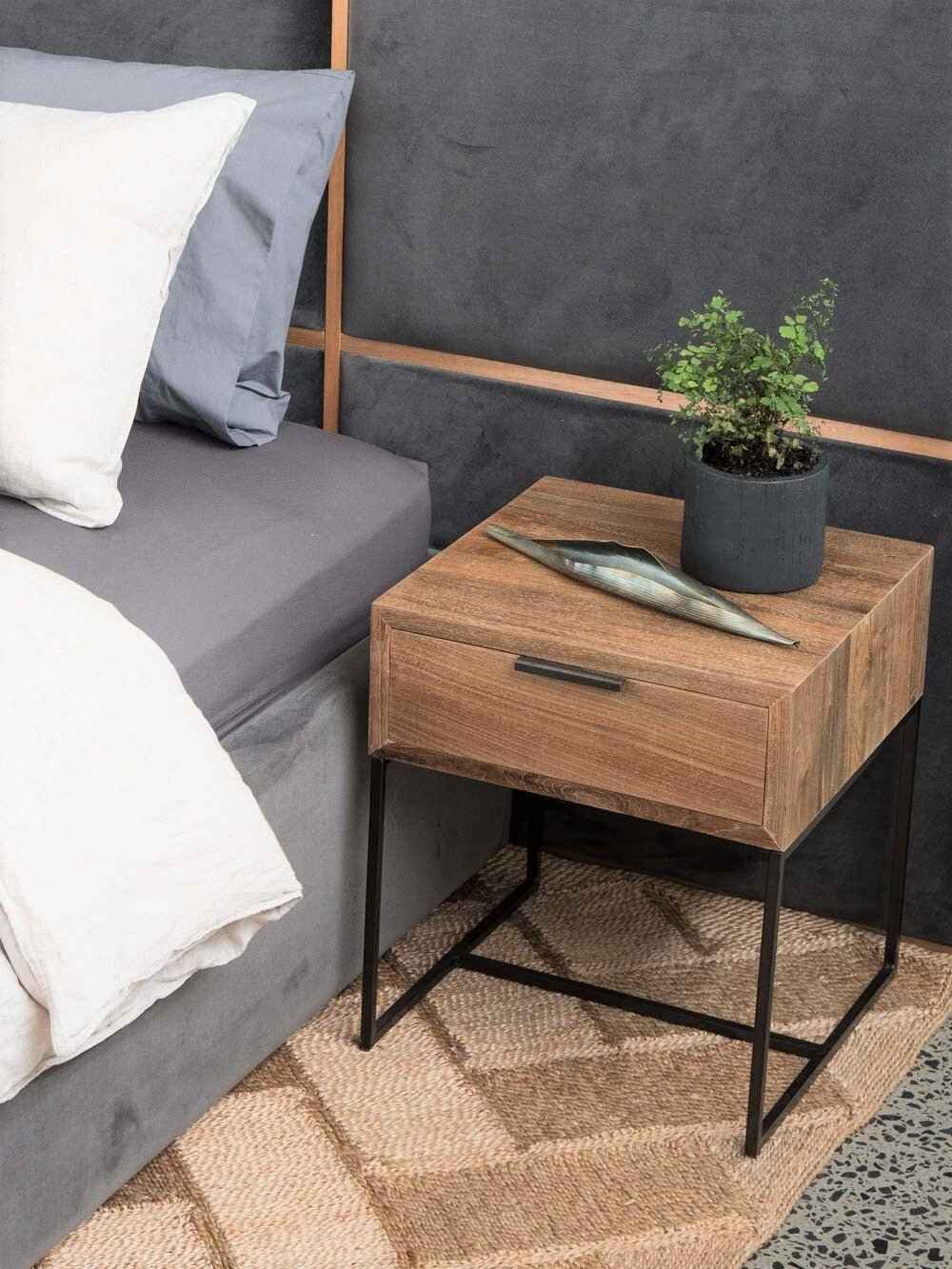 NOAH (BED)SIDE TABLE | NATURAL RECLAIMED TEAK + BLACK