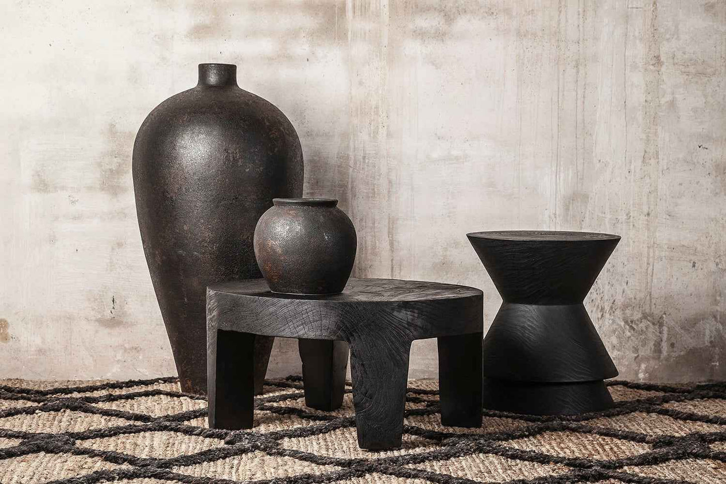 NOAH SIDE TABLE + STOOL | CHARCOAL