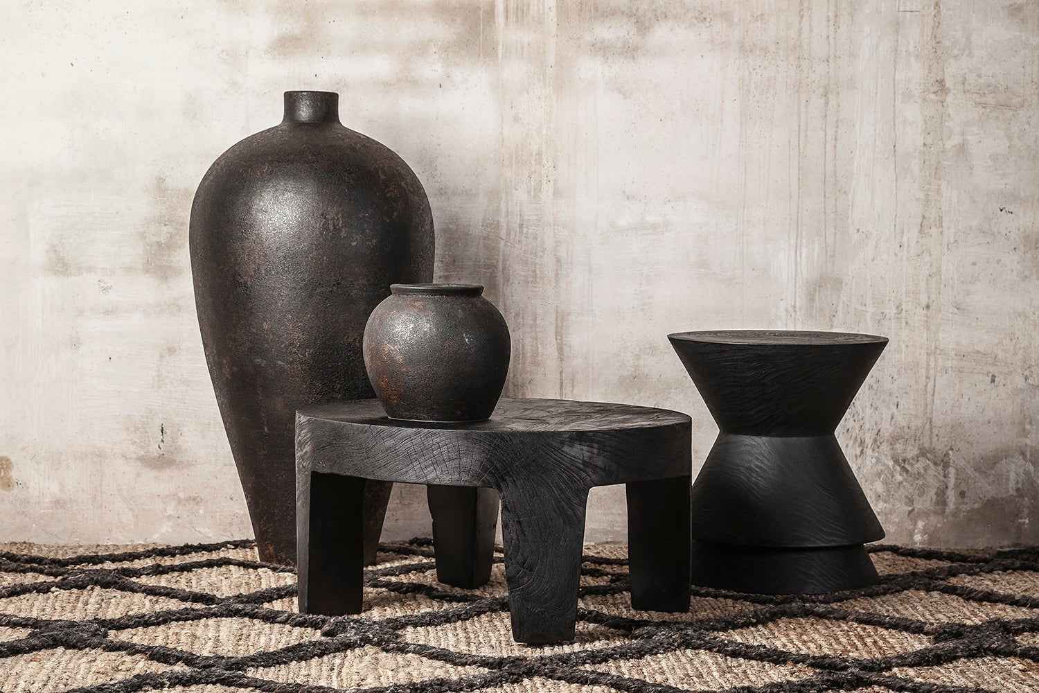 NOAH SIDE TABLE + STOOL | CHARCOAL