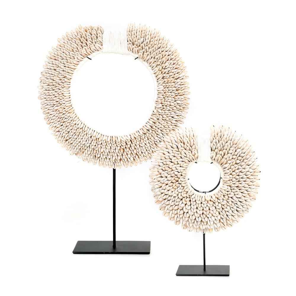 PAPUA SHELL DISC ON STAND / WHITE
